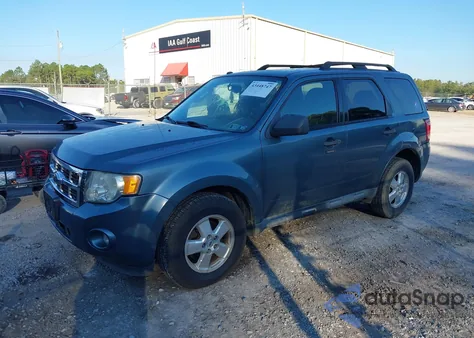 2010 Ford Escape Xlt z USA, uszkodzony, nr VIN 1FMCU9D72AKA43575